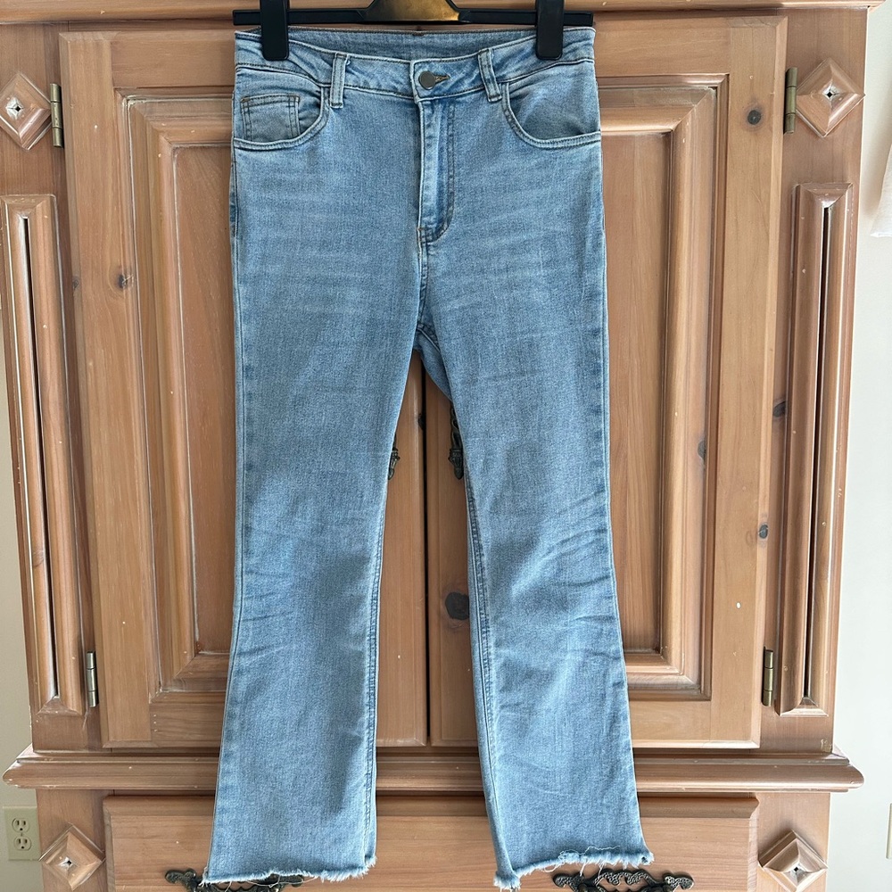 Entro Cropped Flared Jeans